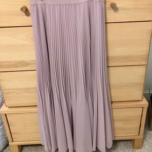 Long Pleated pale pink skirt